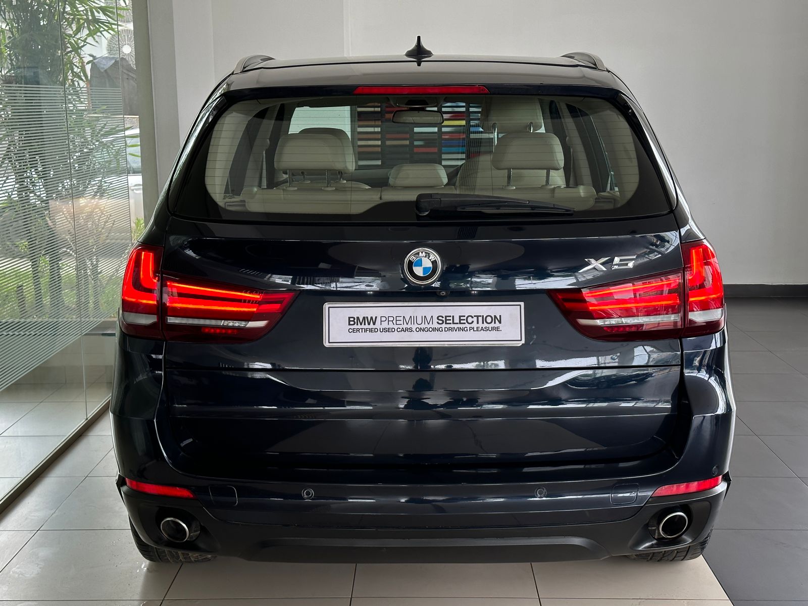BMW X5 - 2015 model - 91439 kms back