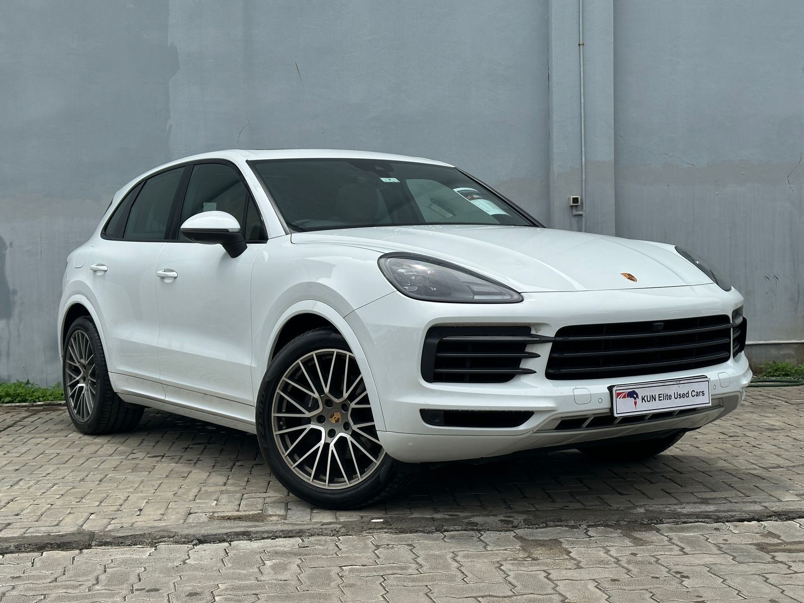 Porsche-Cayenne-2002-model-3901km