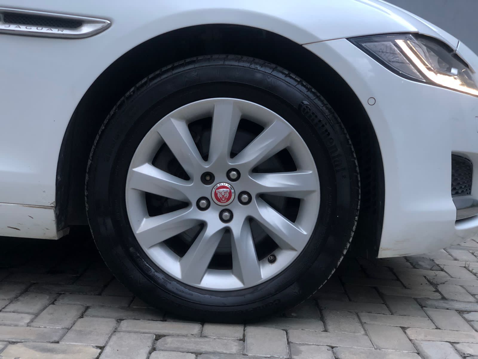 Jaguar XF - 2018 model - 57283 kms wheel