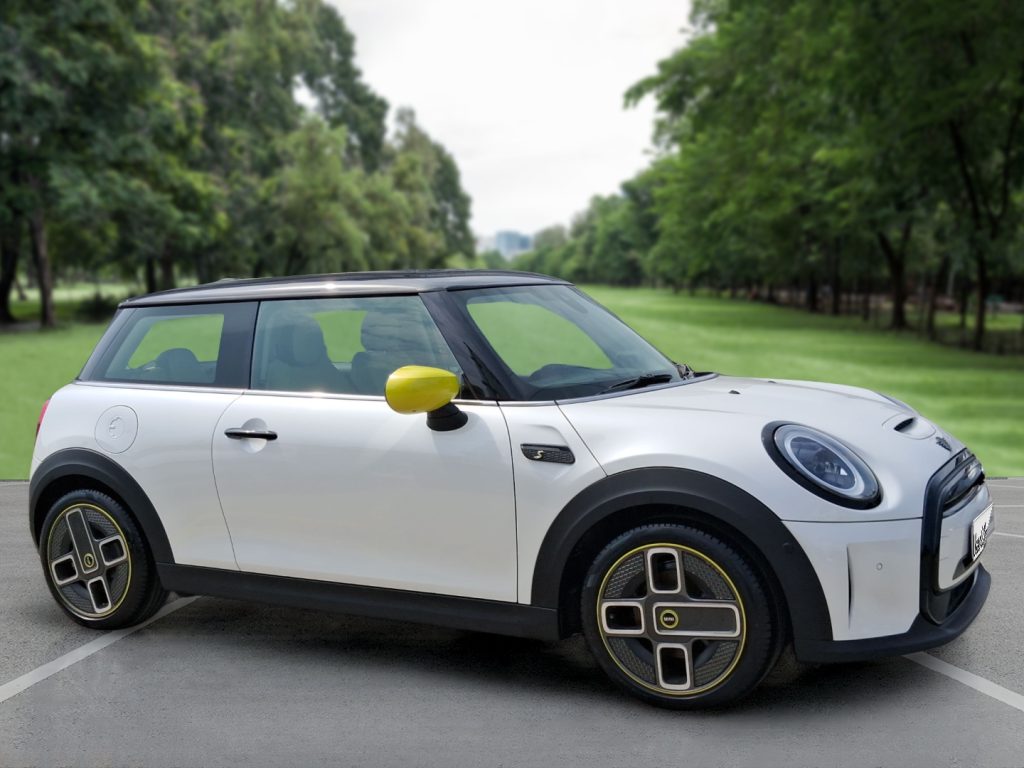MINI COOPER SE Less Driven Plant Vehicle KUN Elite Luxury Used Cars in Chennai and Tamil Nadu