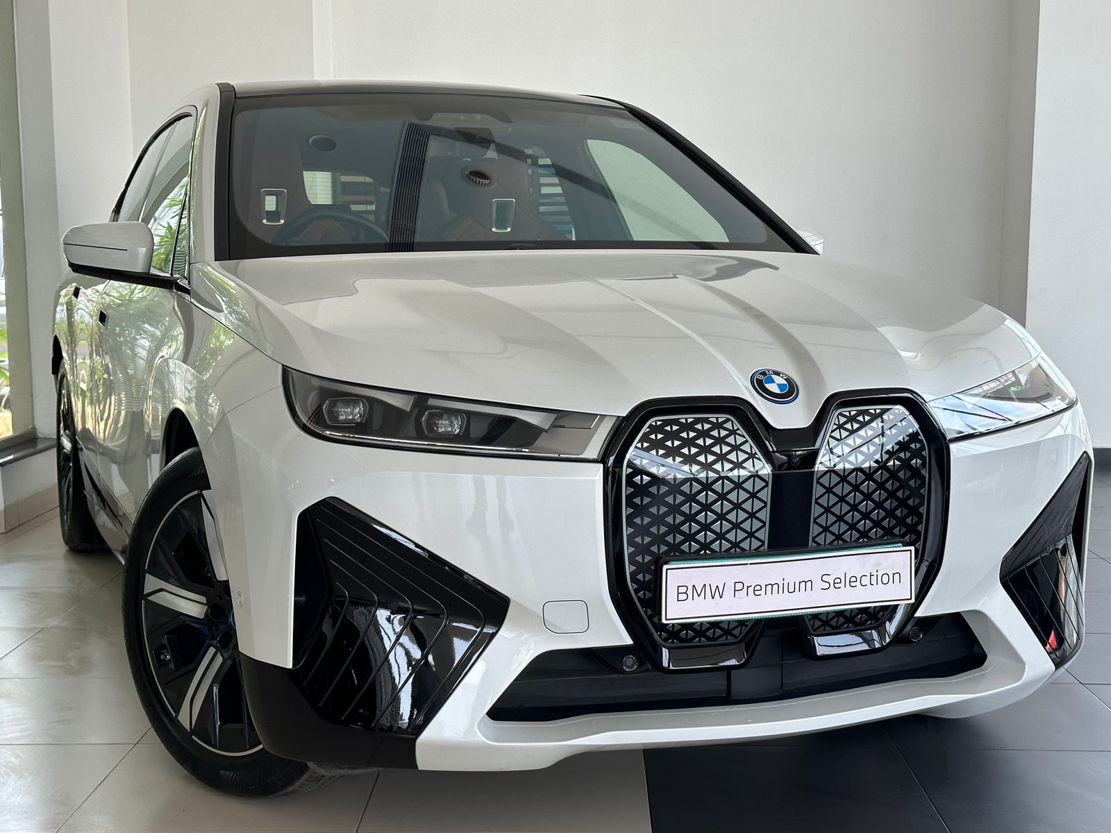 BMW IX XDRIVE 40 – Less Driven Plant Vehicle
