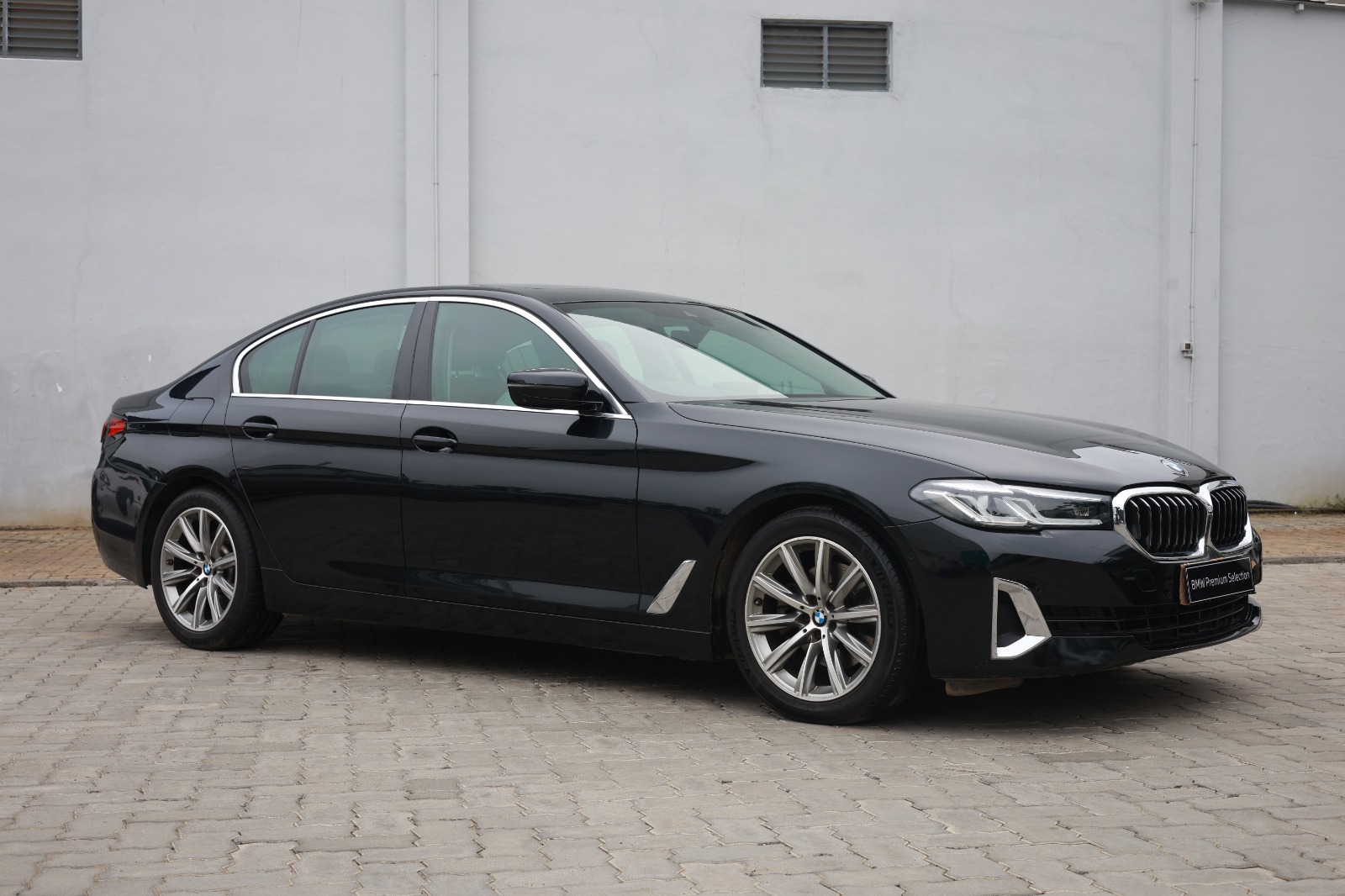 WhatsApp Image 2025-11-22 at 11.52.37 (1)